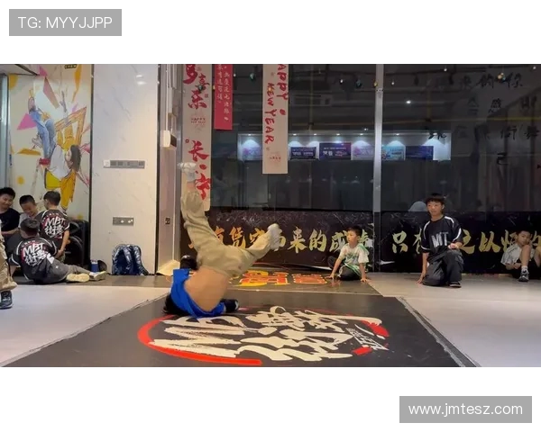 广州街舞队与武汉街舞队个人能力对比分析及赛后复盘探讨