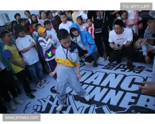 杨娜谈街舞之路：从热爱到职业生涯的蜕变与坚持