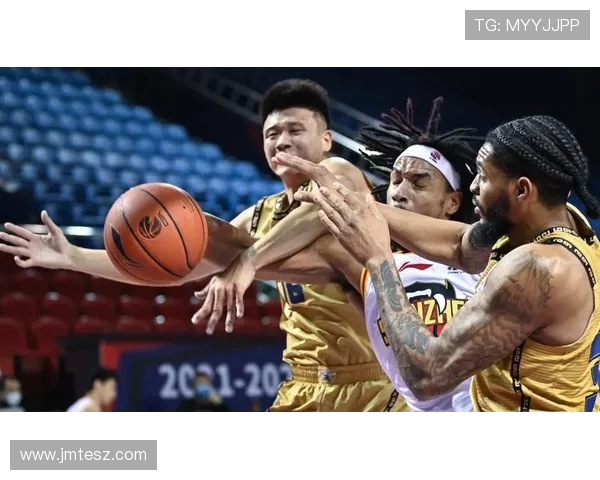 深圳篮球队在篮球团队协作排行榜中荣登第七名展现出色团队精神与实力 深圳篮球队在篮球团队协作排行榜中荣登第七名展现出色团队精神与实力