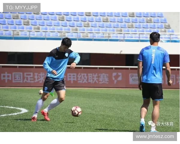 保定容大迎战大连超越期待精彩对决展现足球魅力与激情